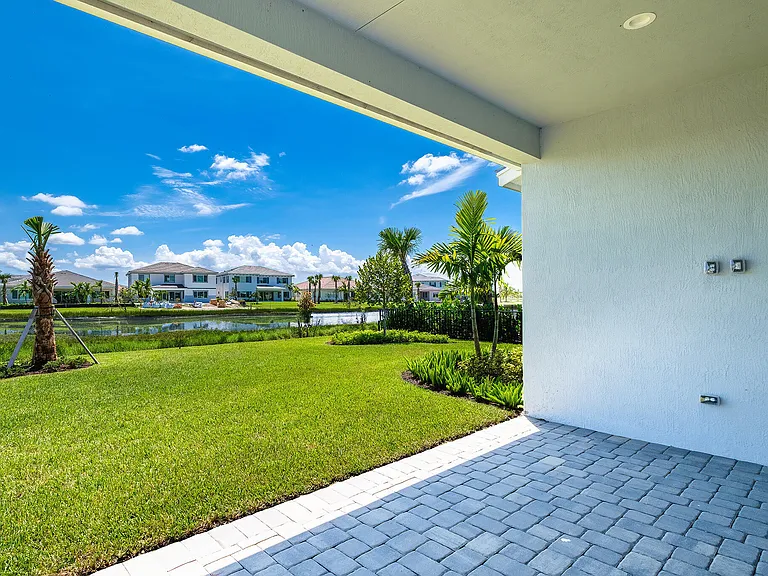 12504 Nautilus Cir — Photo 21