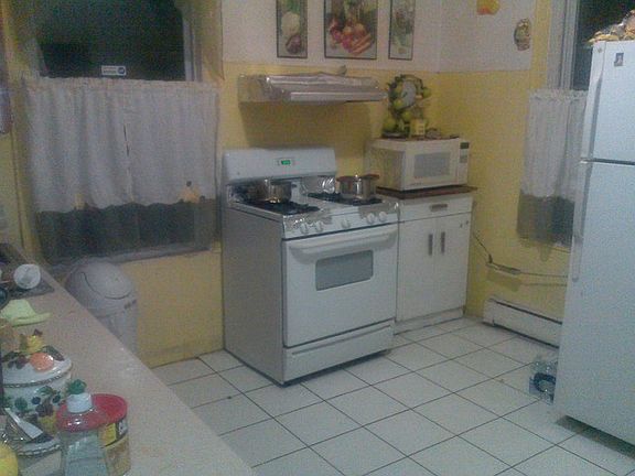 4th image of 5839 S Winchester Ave