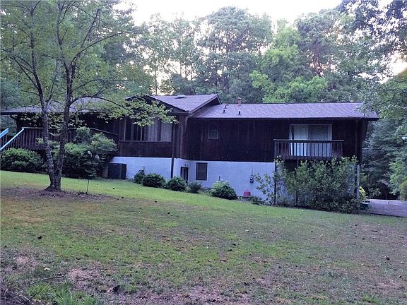 3rd image of 719 Austin Dr SE