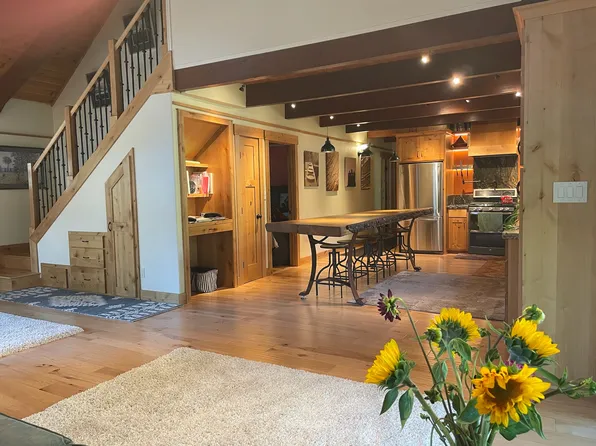 1934 Toppewetah St, South Lake Tahoe, CA 96150