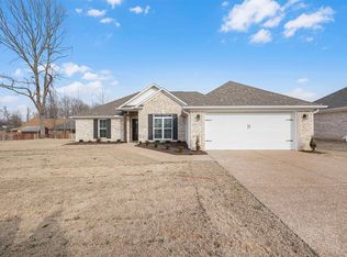 36 Golden Brooke Dr, Jackson, TN 38305