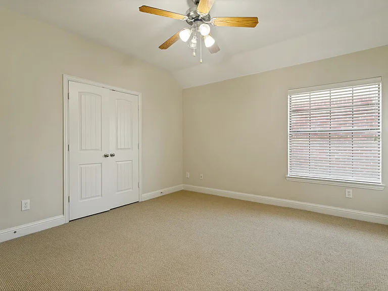 412 S Hampton Ct — Photo 25