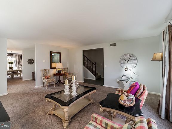 3rd image of 103 Pine Dr
