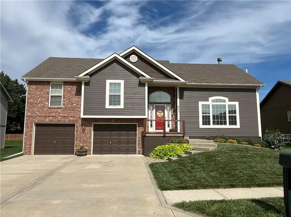 803 Englewood Dr, Kearney, MO 64060