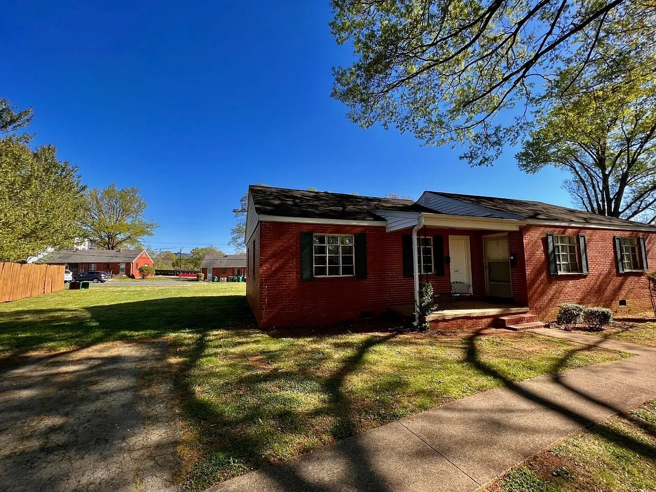 2 bed, 784 sqft, $1,650 — Photo 1