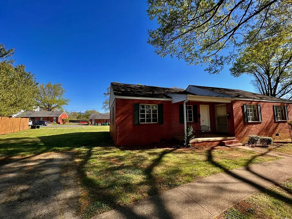 312 Elmhurst Rd