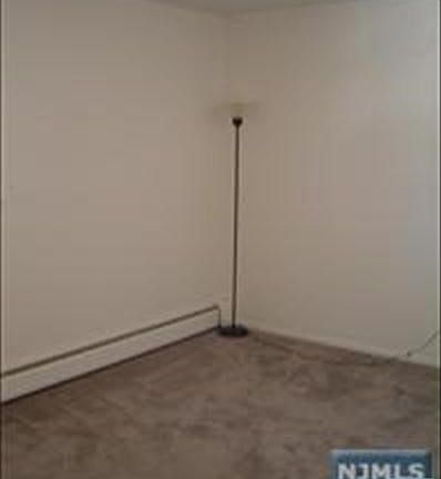 5th image of 710 Washington Dr