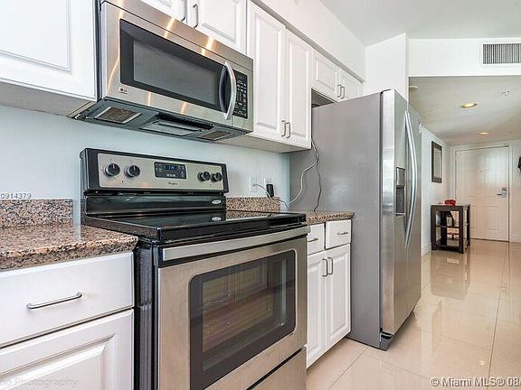 3rd image of 1155 Brickell Bay Dr APT 2402