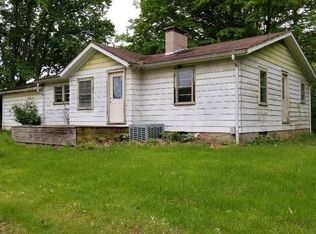 19481 N Livingston Rd, Marshall, IL 62441