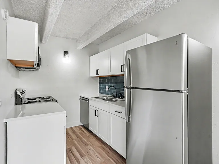 Golden Apartments — Photo 13