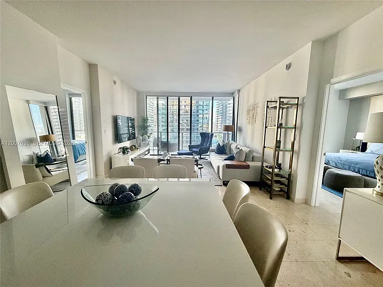88 SW 7th St #1109 — Photo 12