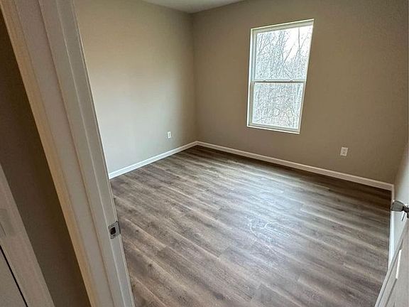 4th image of 215 Cane Creek Ln #209