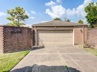 9206 Beringwood Dr, Houston, TX 77083