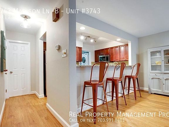 5th image of 3743 Madison Ln #B