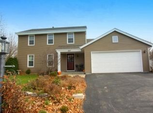 1517 Fox River Pkwy, Waukesha, WI 53189