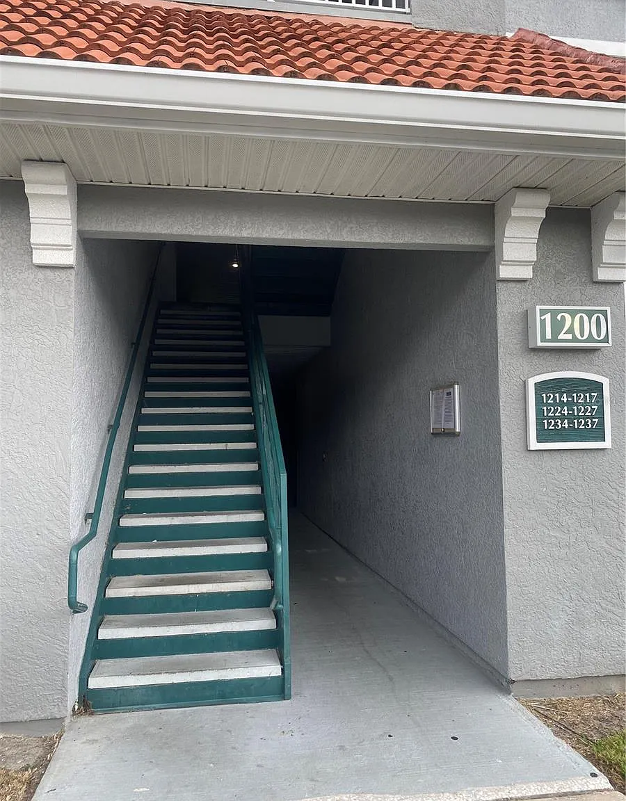 3 bed, 2.0 bath, 1429 sqft, $1,625 — Photo 1
