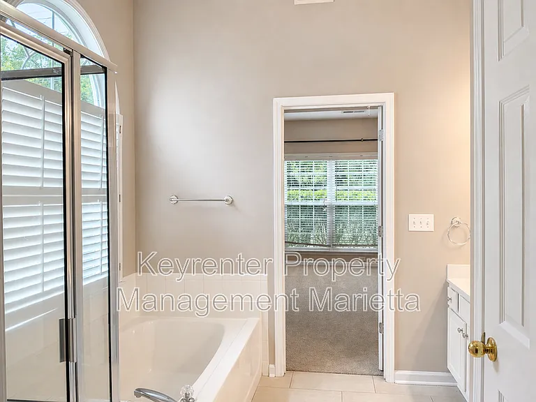 2220 Rosemoore Walk — Photo 13