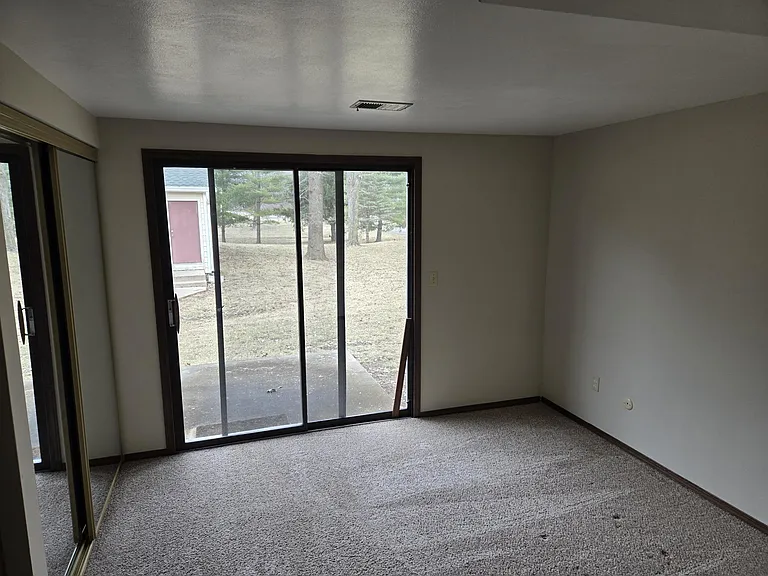 17 Village Ct #17 — Photo 8
