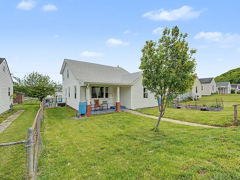 314 Clement St — Photo 3