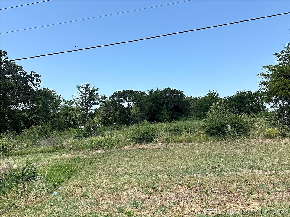 2nd image of 1755 Leavenworth Trl