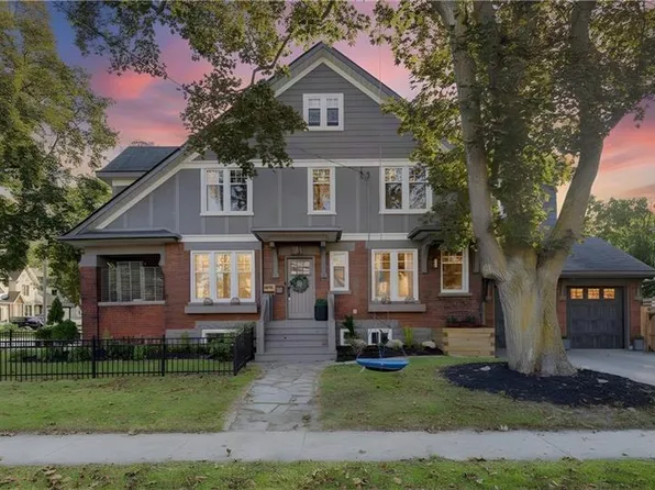 64 William St W, Waterloo, ON N2L 1J7