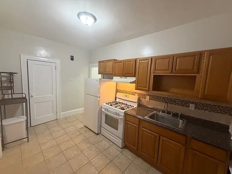 403-405 Kerrigan Blvd #1R — Photo 3