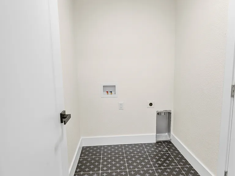 3234 Castle Rock Ln — Photo 21
