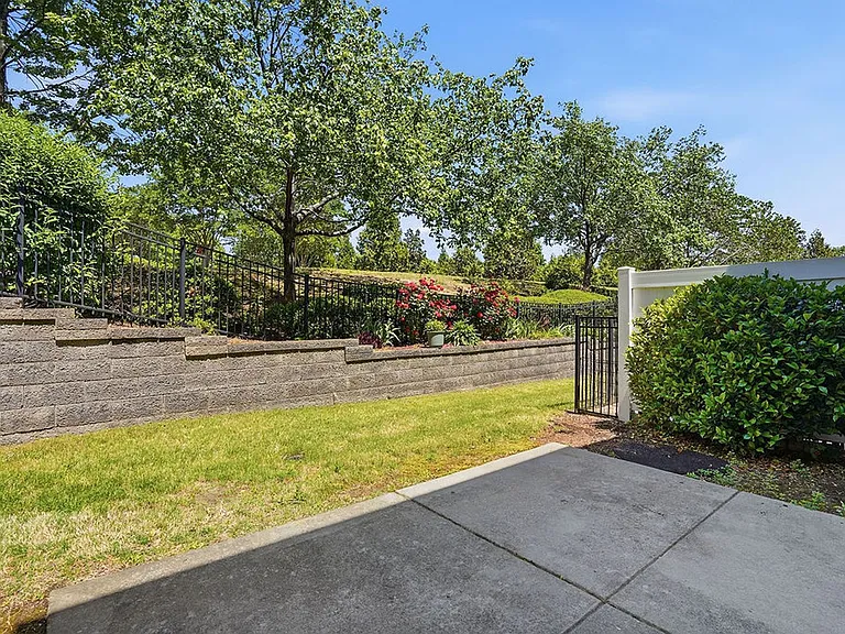 101 Fanwood Ct — Photo 27