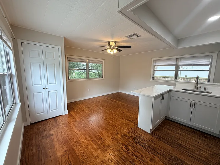 2121 E Central Blvd #1 — Photo 9