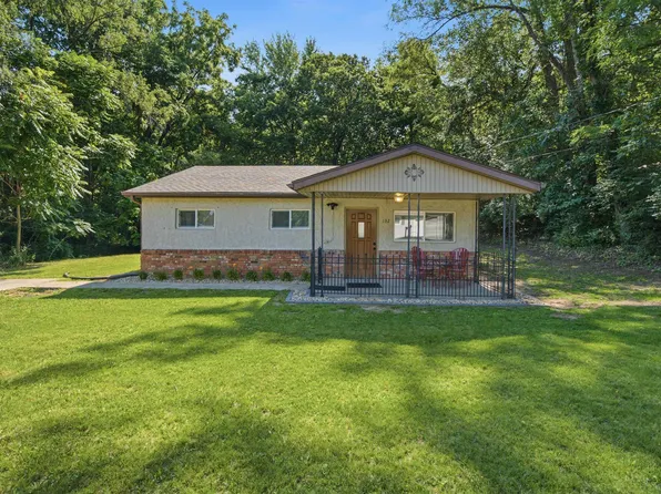 132 N McArthur Dr, North Pekin, IL 61554