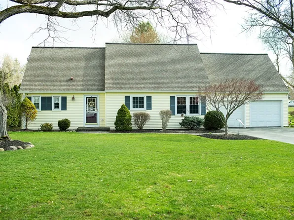 2 Preston Cir, Pittsford, NY 14534