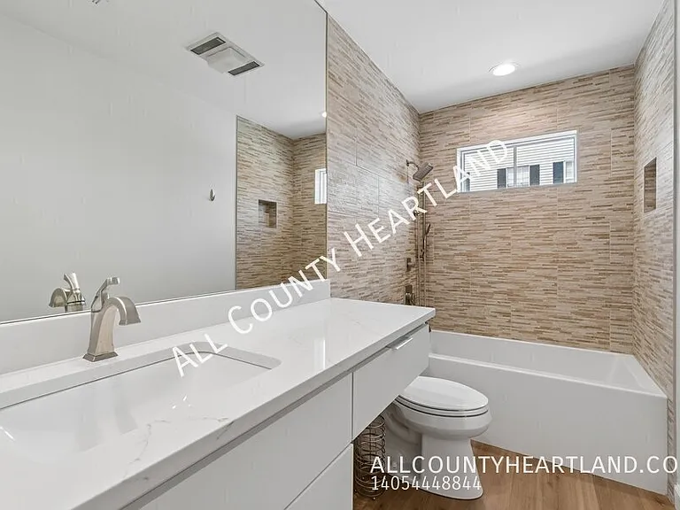 9009 N May Ave #156 — Photo 8