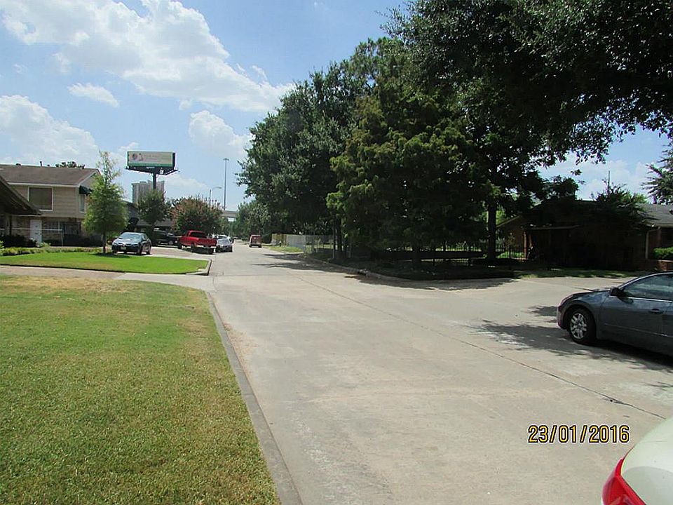 2nd image of 4711 Merwin St