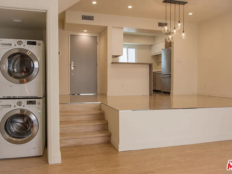 508 N Kings Rd #2 — Photo 13