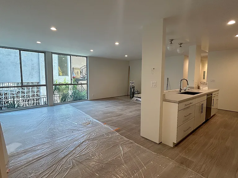 1054 S Bedford St #100 — Photo 11