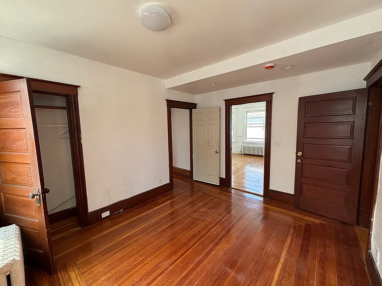 418 Essex St #2 — Photo 17