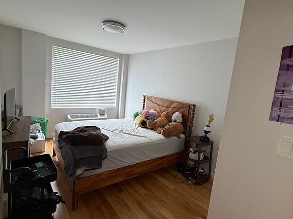 2nd image of 2625 28th St APT Bd