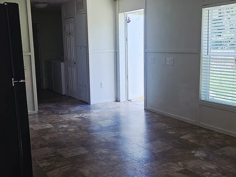 221 Whispering Pine Dr — Photo 4