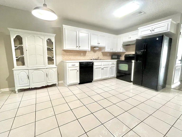 113 Earline Dr — Photo 6