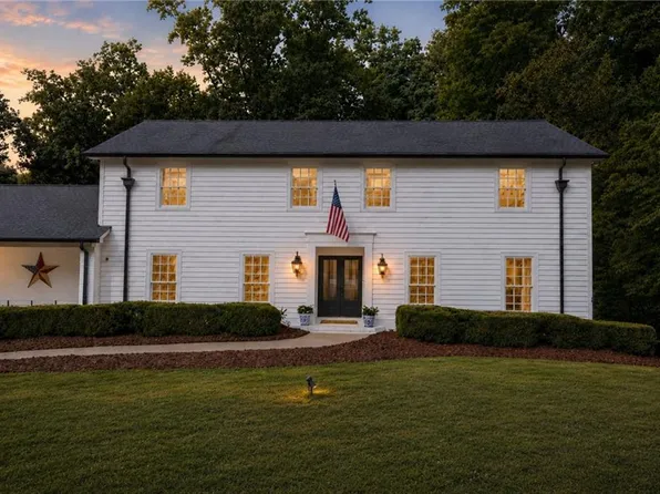 4310 Conway Valley Ct NW, Atlanta, GA 30327