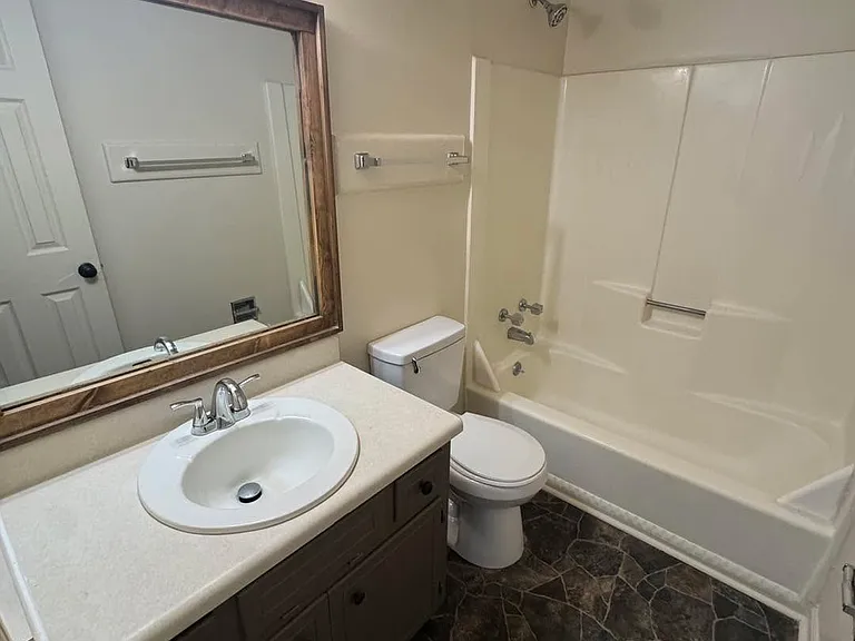 1301 Westwood Dr #B — Photo 7