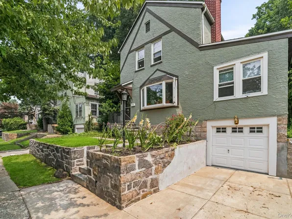 218 Sedgwick Avenue, Yonkers, NY 10705