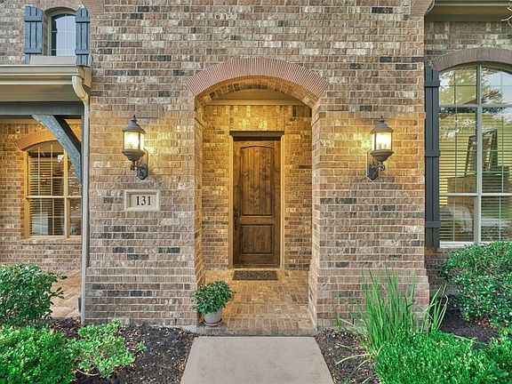 3rd image of 131 Stonehedge Pl