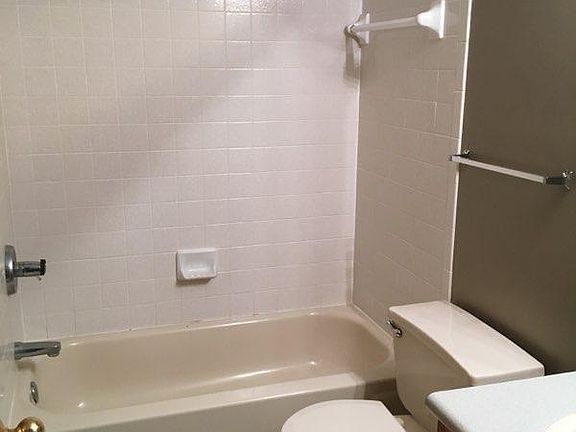 3rd image of 5101 Goldersgreen Dr