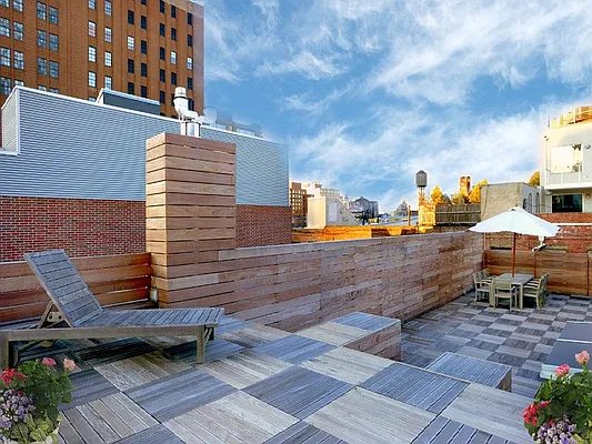 Sold by Sotheby's International Realty | media 7