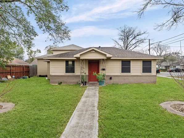 8221 Brockton St, Houston, TX 77017