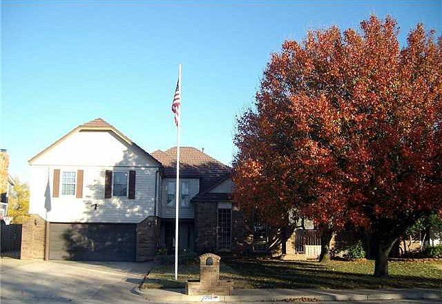 1st image of 2208 Yellowstone Dr