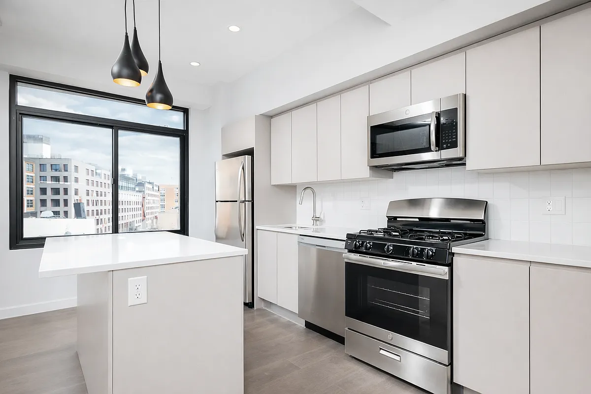 Building Photo - 591 Bushwick Ave #406