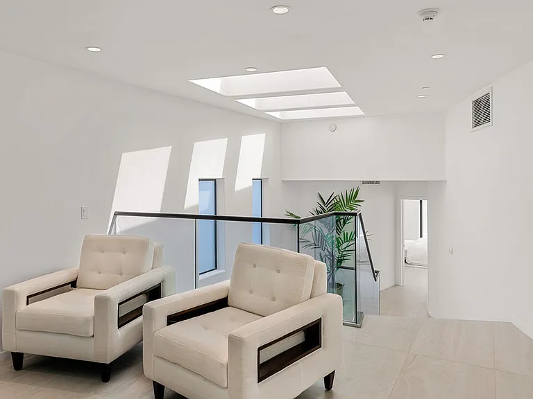 31646 Sea Level Dr — Photo 34