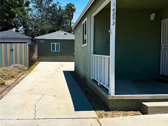 2nd image of 14853 Anaconda St
